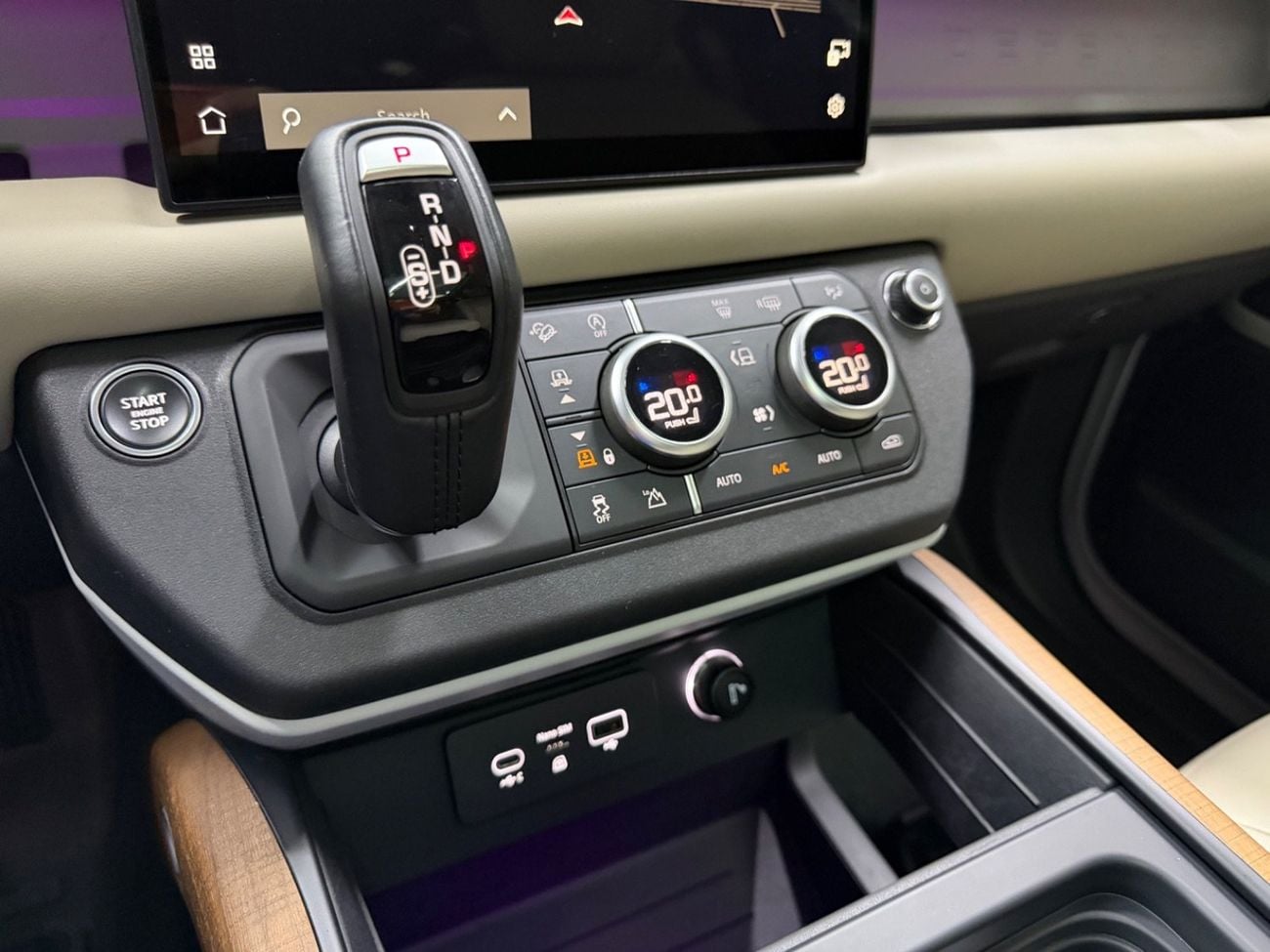 Land Rover Defender P400 110 HSE 3.0L (5 Seater)