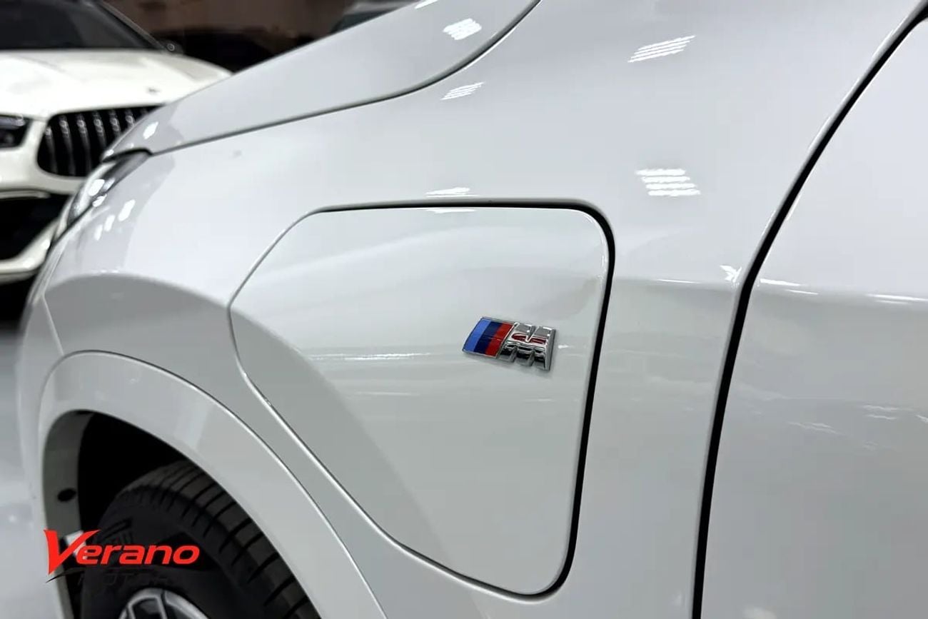 بي أم دبليو iX1 Electric M Sport | Full Options | 500KM Range | Panoramic | 5,000KM Only
