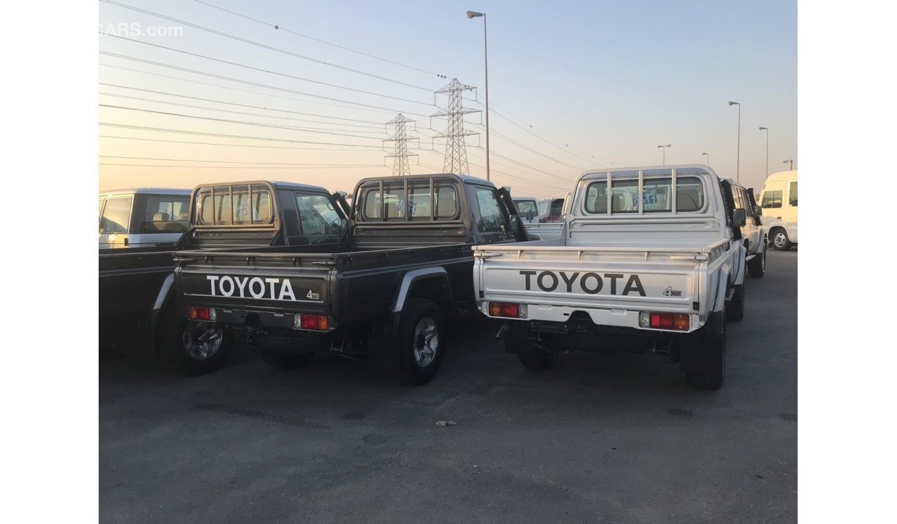 Toyota Land Cruiser Pick Up FULL OPTION