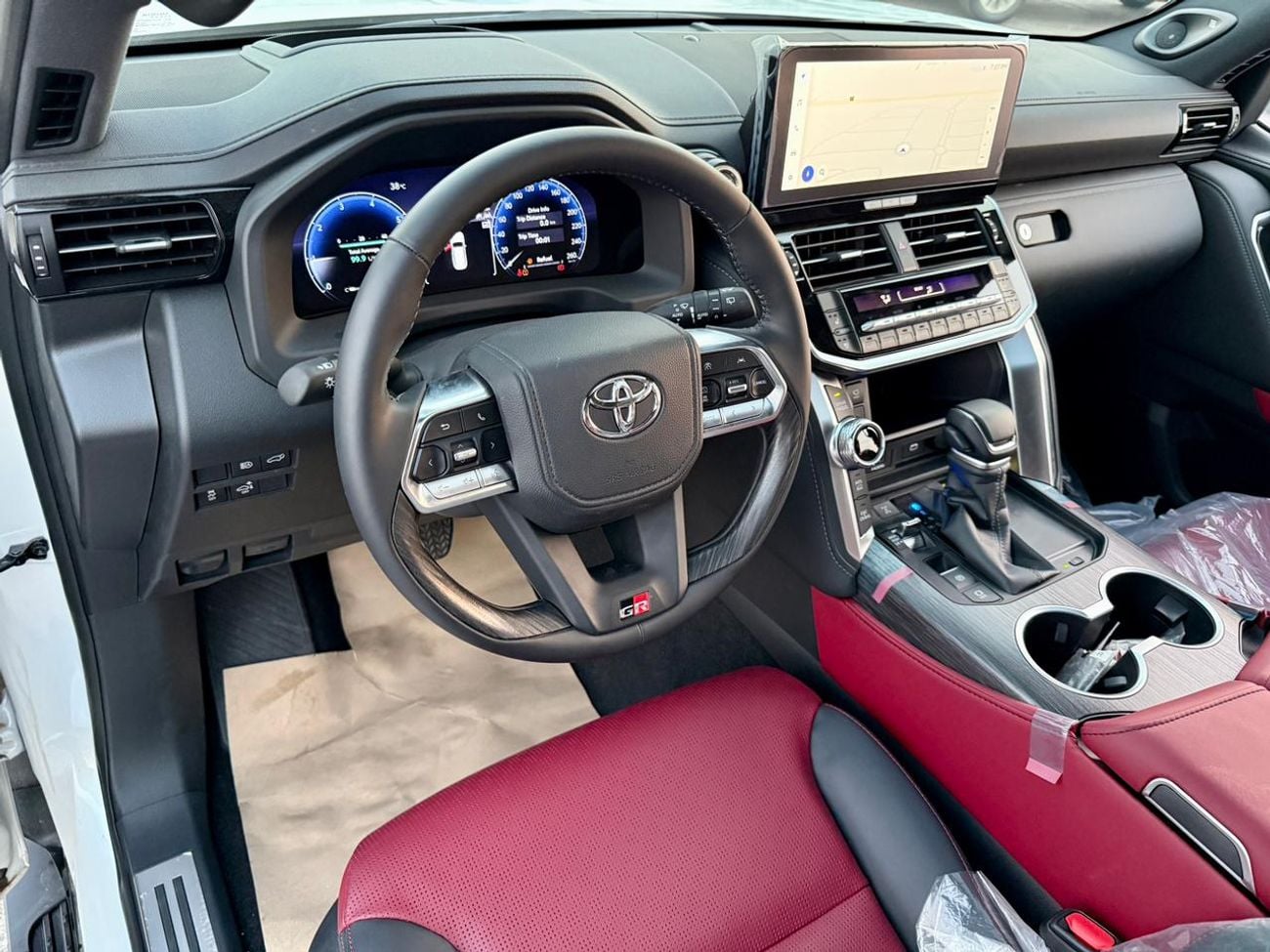 تويوتا لاند كروزر Toyota Land Cruiser GR Sport 3.5L 2025 White