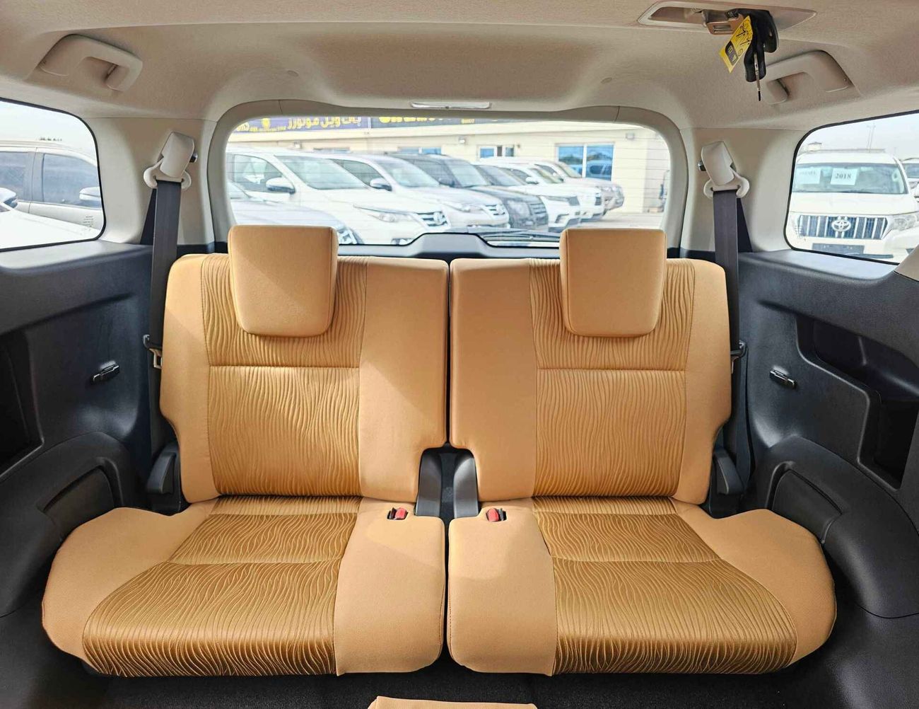 Toyota Fortuner 2.7L V4 PETROL / PUSH START / DVD CAMERA / FULL OPTION (CODE# 69032)