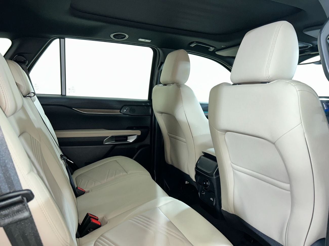 Ford Everest EVR624W LIMITED / FREE Insurance + Registration / AL TAYER MOTORS / AL QOUZ SHOWROOM