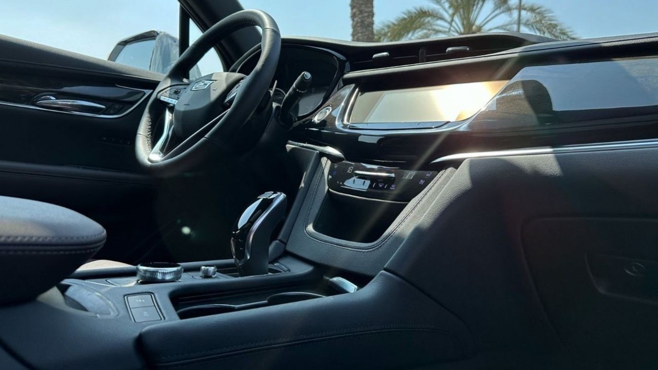 كاديلاك XT6 بريميوم لاكجري