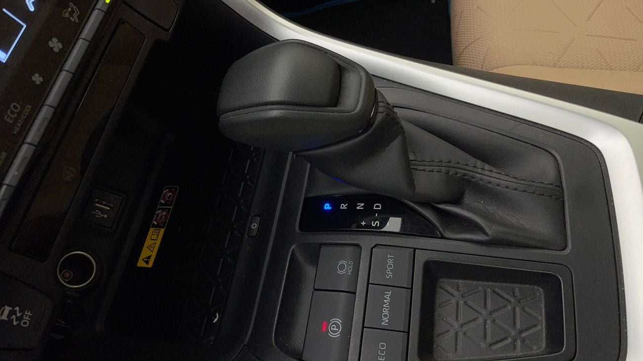 تويوتا راف ٤ VX 2.5 | بدون دفعة مقدمة | اختبار القيادة في المنزل