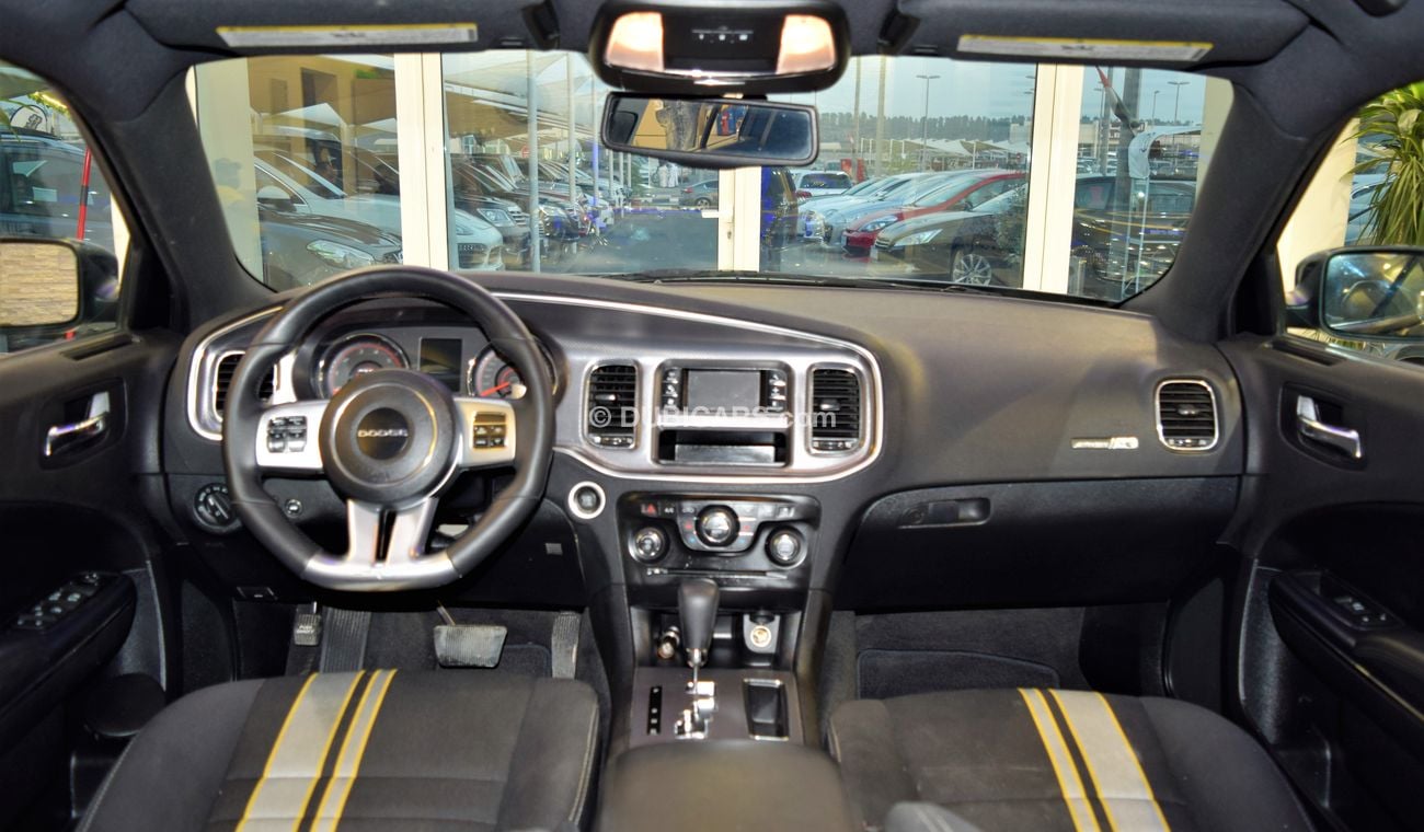 Dodge Charger SRT8 SUPER BEE