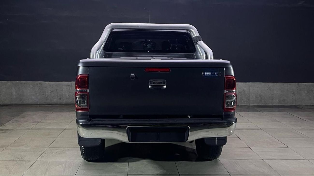 Toyota Hilux diesel 3.0 liter ,right hand drive ,auto transmission ,only for export available