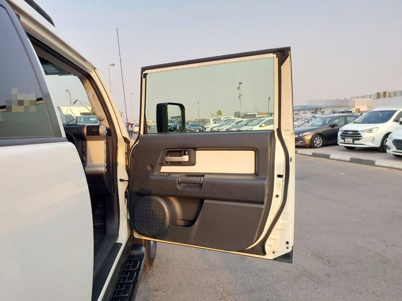 Toyota FJ Cruiser TOYOTA FJ CRUISER SUV RHD 2014 MODEL 4.0 L PETROL AUTOMATIC(PM29235)