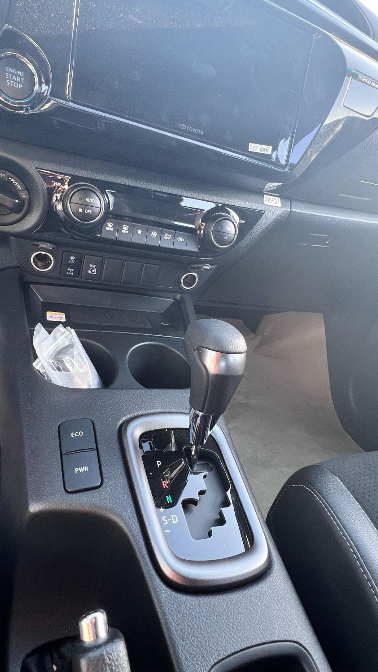 تويوتا هيلوكس Toyota Hilux GR Sport 4.0L