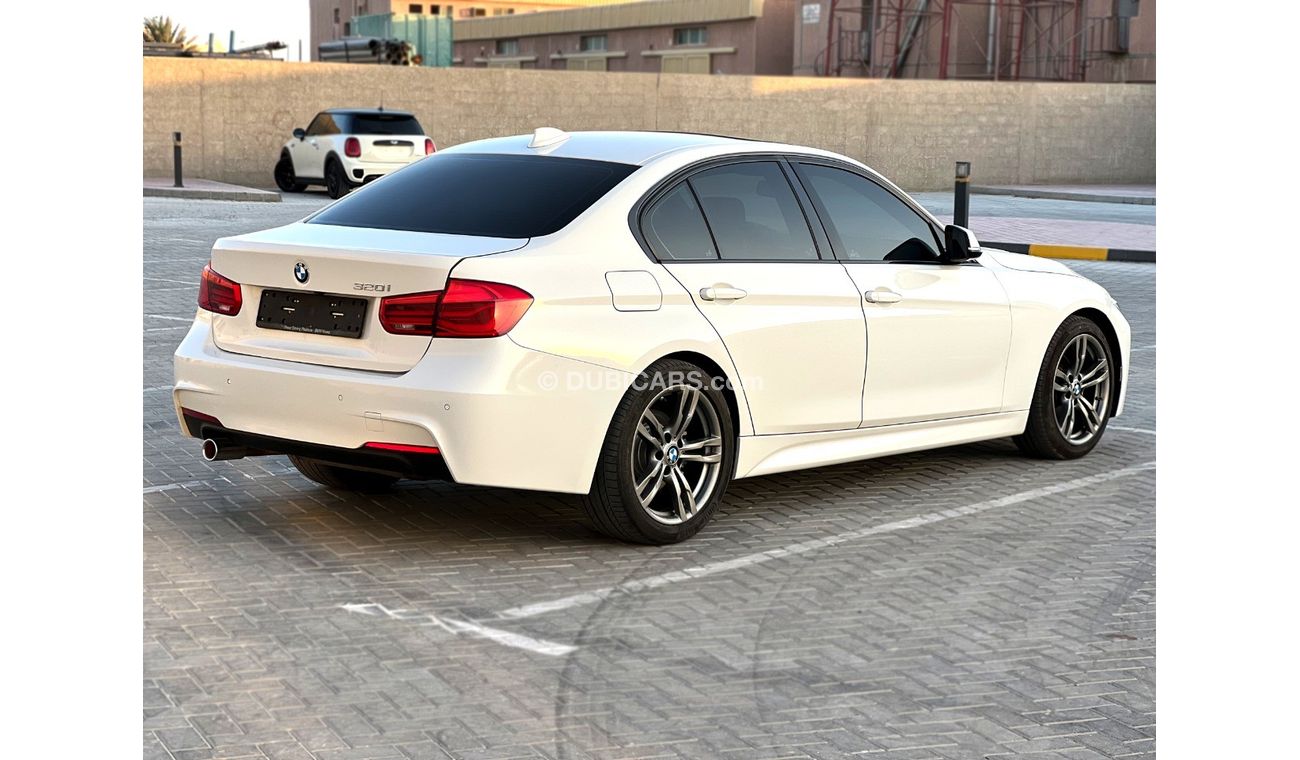 BMW 320i BMW 320 M SPORT PACKAGE