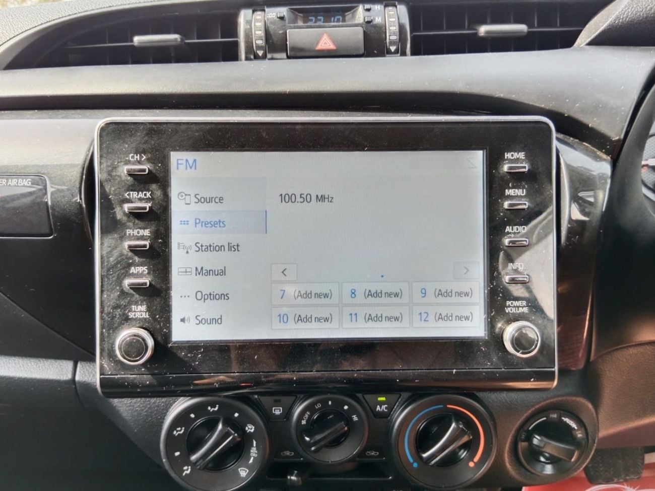 تويوتا هيلوكس TOYOTA HILUX PICK UP RIGHT HAND DRIVE (PM1413)