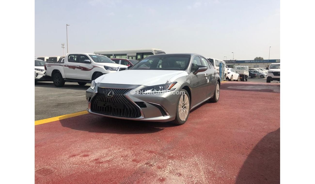 لكزس ES 350 لكزس ES 350 ، كامل الخيار ، 3.5 لتر ، V6 ، موديل 2020 مع سقف بانورامي وكاميرا 360 درجة ، للتصدير وال