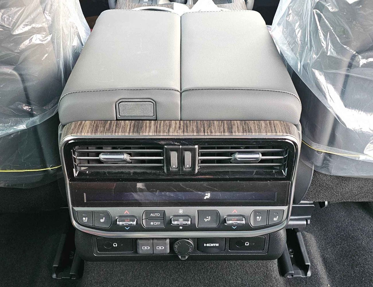 Toyota Land Cruiser VXR TWIN TURBO / EURO 4 / FULL OPTION / 3.5L V6 PETROL / BIG DVD / JBL SPKR / HEADUP / CODE # VXR3M)