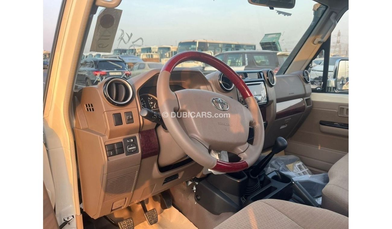 Toyota Land Cruiser Pick Up Toyota_Land_Cruiser_Pick_Up_4.5L_Single_Cabin_Diesel_M/T_2023