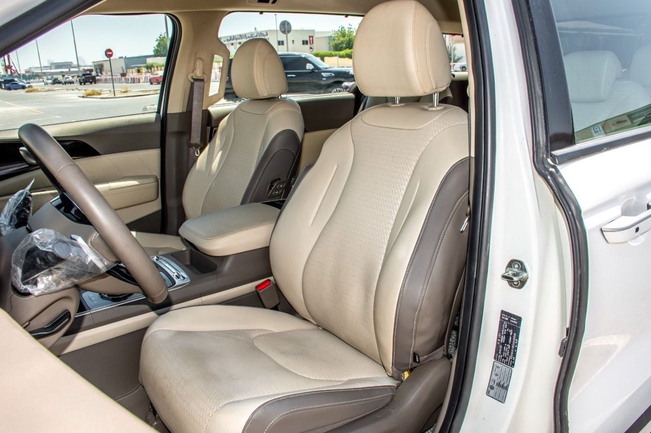 Kia Carnival GLS TOP