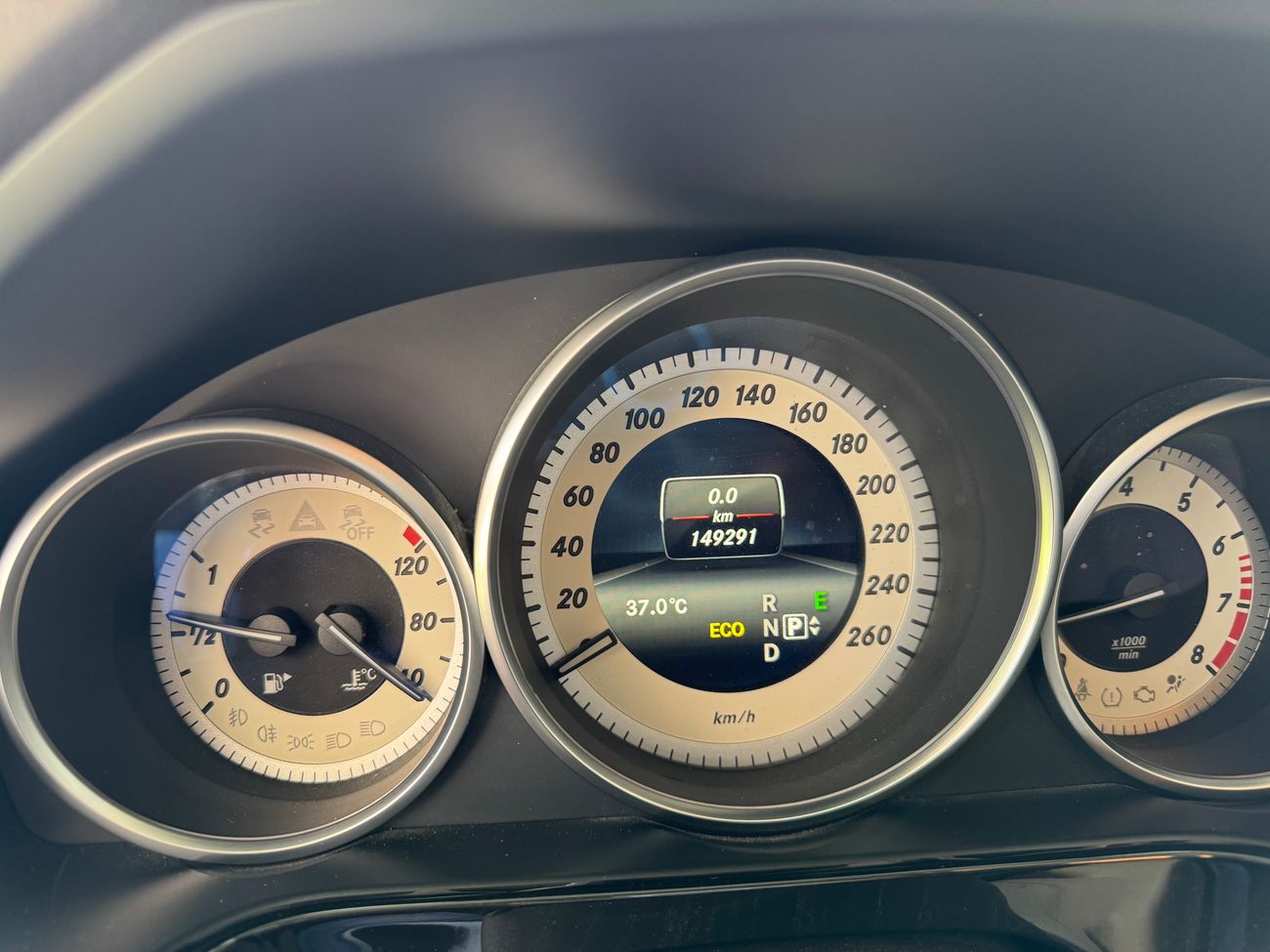 مرسيدس بنز E200