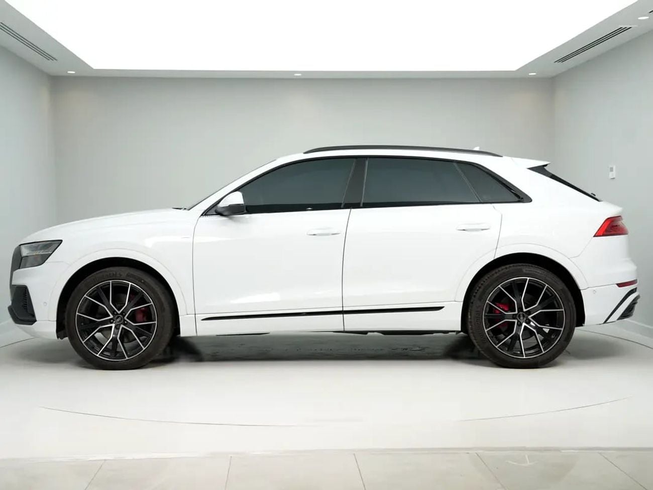 Audi Q8 55 TFSI — фото 3