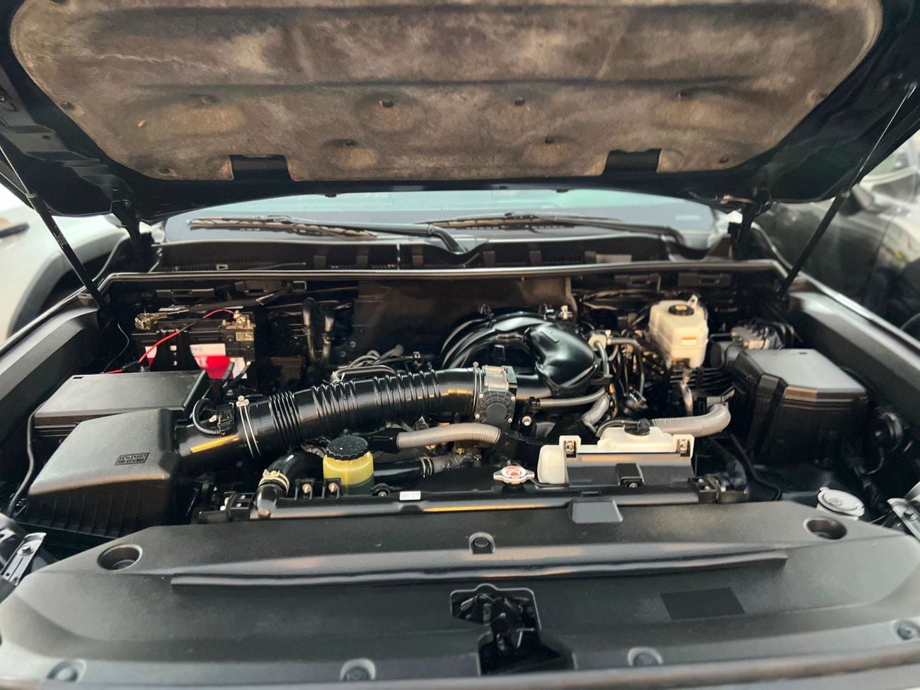 تويوتا لاند كروزر GXR 2022MODEL 4.0L v6 petrol Engine Colour Black push start Transmission Automatic Interior.Begie leathe