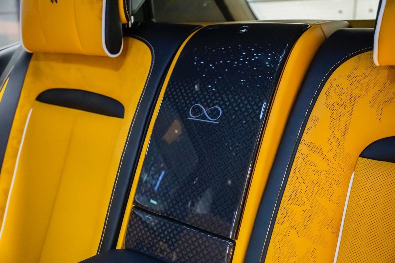 رولز رويس كولينان Rolls Royce cullinan  2025 GCC  Warranty and service AGMC  Black badge  2,900 km