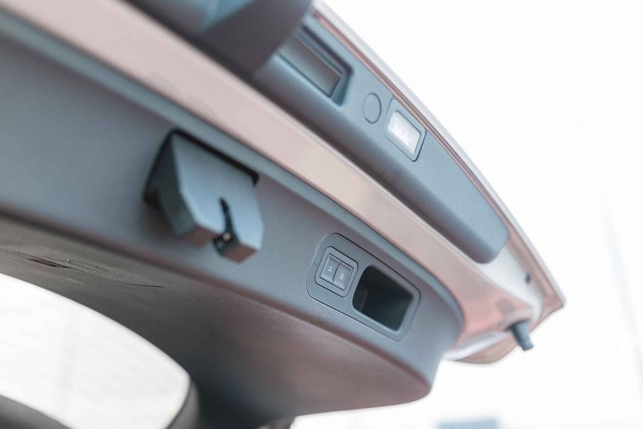 بي واي دي سيل 06 دي إم-آي BYD Sealon 06 DMI 1.5T 2025 (Grey&Black)