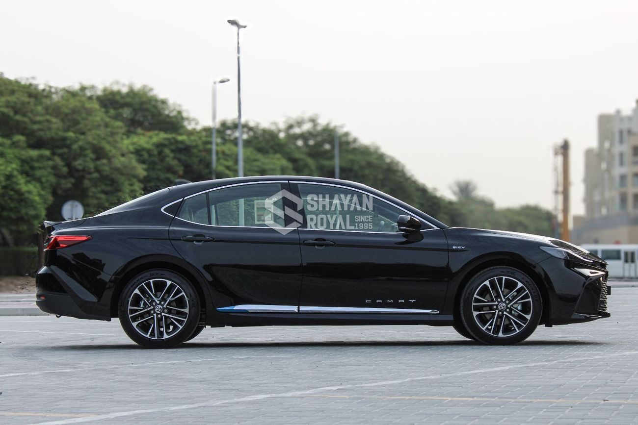 Toyota Camry LHD LE 2.5L HEV FWD AT WITH PANORAMIC SUNROOF 25MY