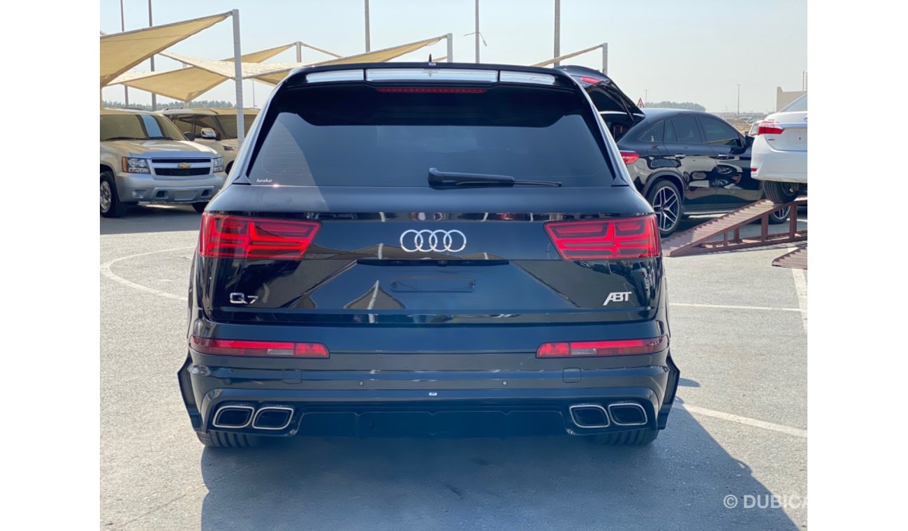 Audi Q7 AUDI Q7