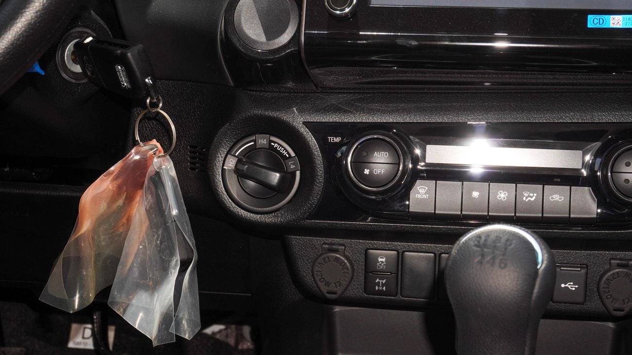 Toyota Hilux 2.4 L d SR5