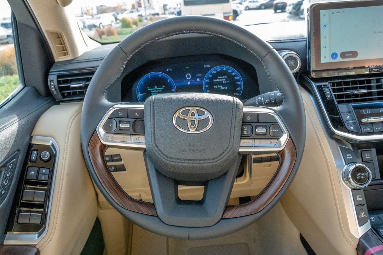 تويوتا لاند كروزر Lc300 VX 4 0L petrol engine 2025 LHD white  with beige interior
