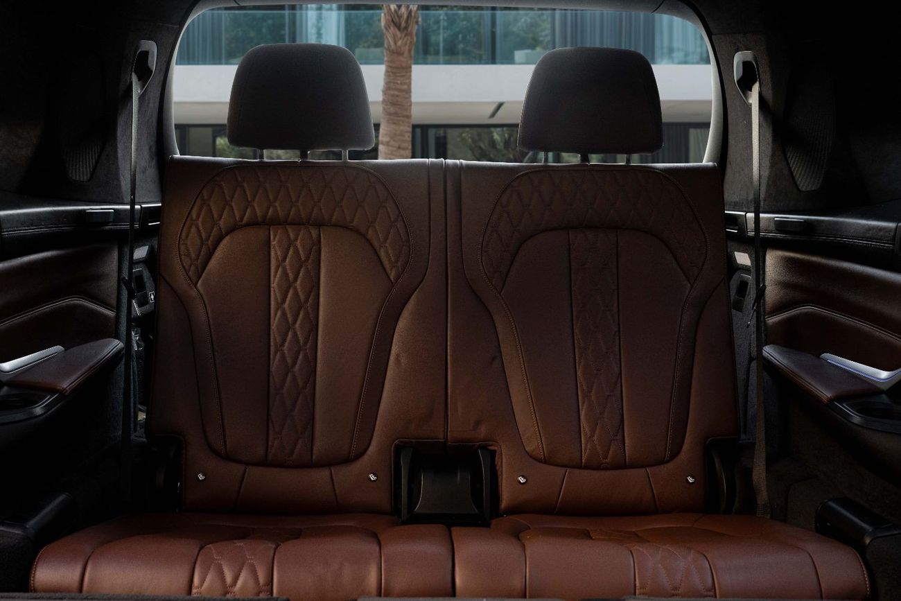 BMW X7 40i M Sport | 3,329 P.M  | 0% Downpayment | Exceptional Condition!