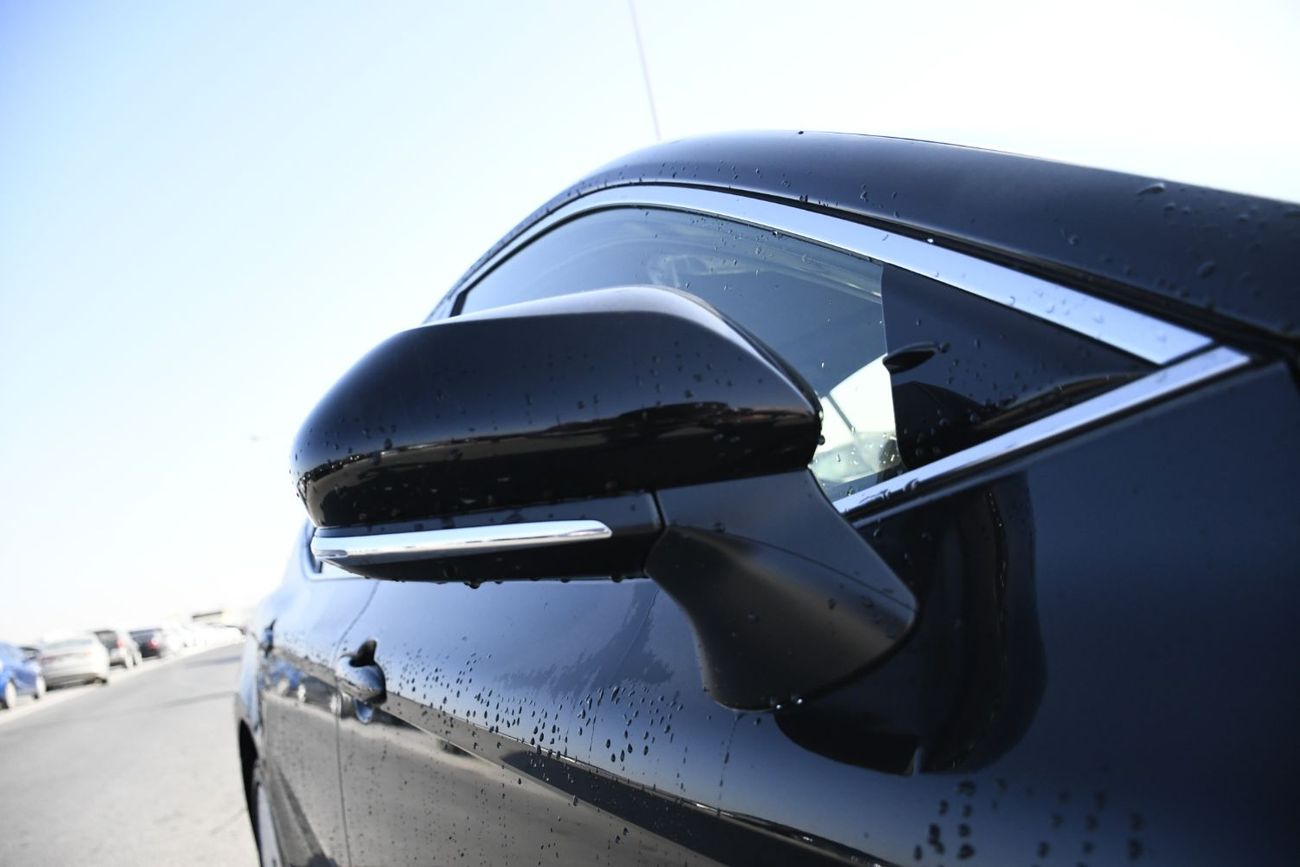 Toyota Camry 2.5L V4 GLE  petrol With panoramic