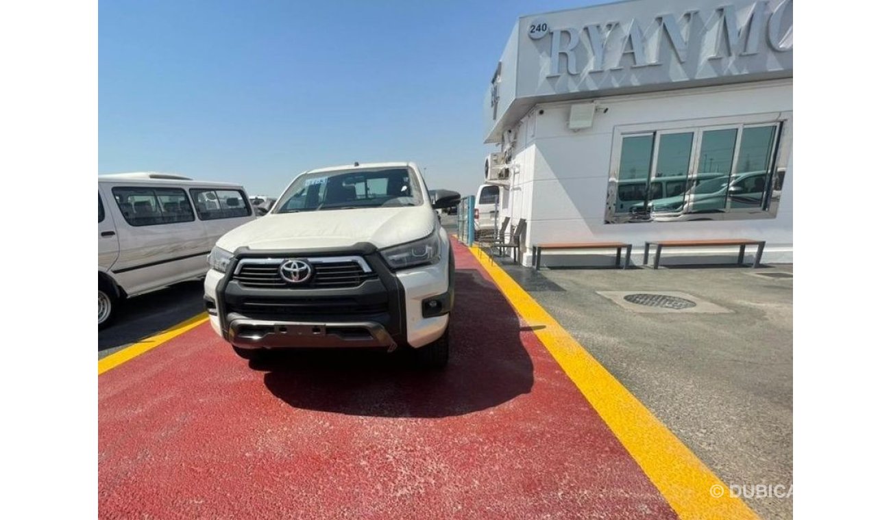 تويوتا هيلوكس TOYOTA HILUX ADVENTURE 4.0L، PETROL، MODEL 2021 أبيض خارجي مع داخلي أحمر ، فقط للتصدير