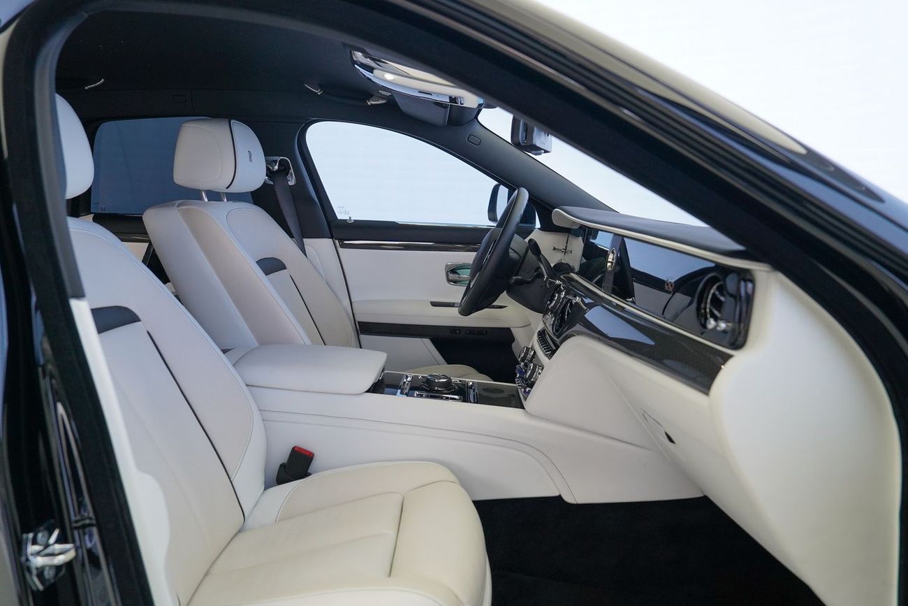 رولز رويس جوست Black Badge 6.6L