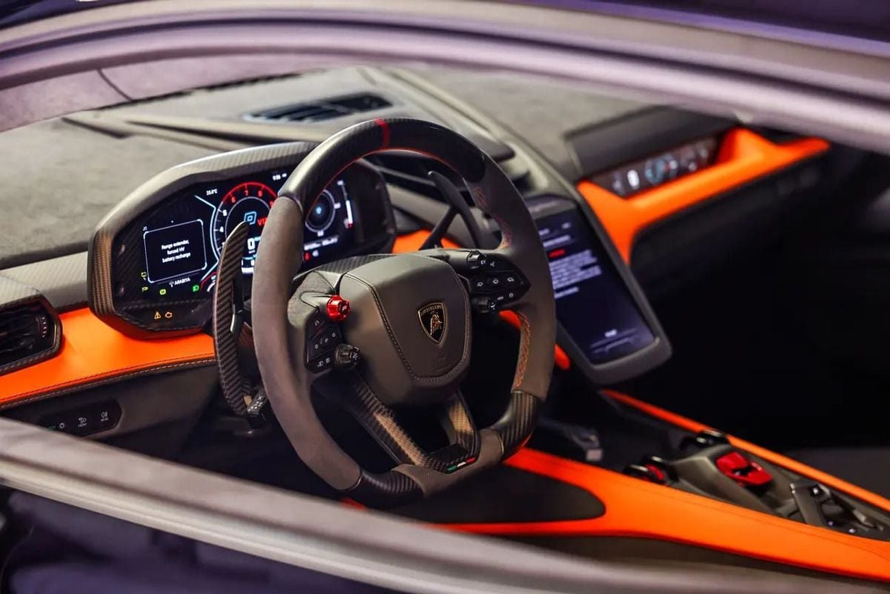 لامبورغيني ريفويلتو Lamborghini Revuelto | Finance available