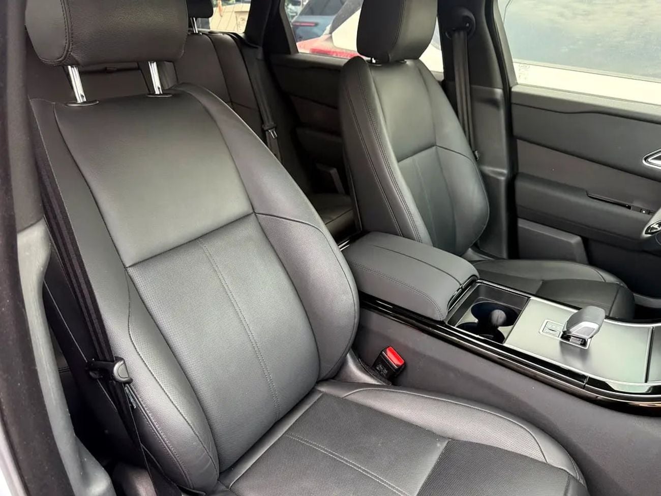 لاند روفر رينج روفر فيلار P250 SE 2.0L European Specs - Brand