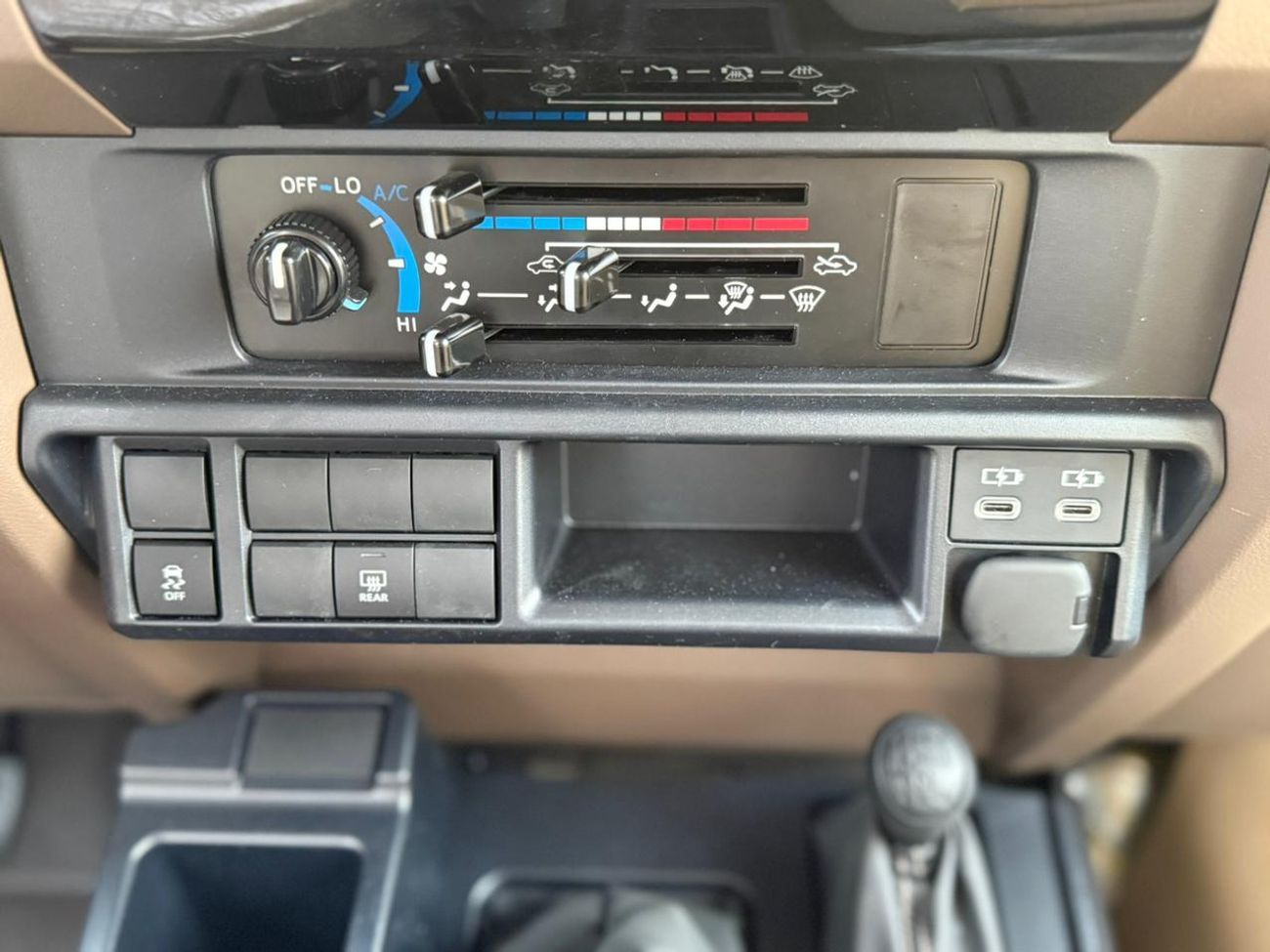 Toyota Land Cruiser 70 HT VXR 4.0L MID OPTION MANUAL WITH COOLING BOX