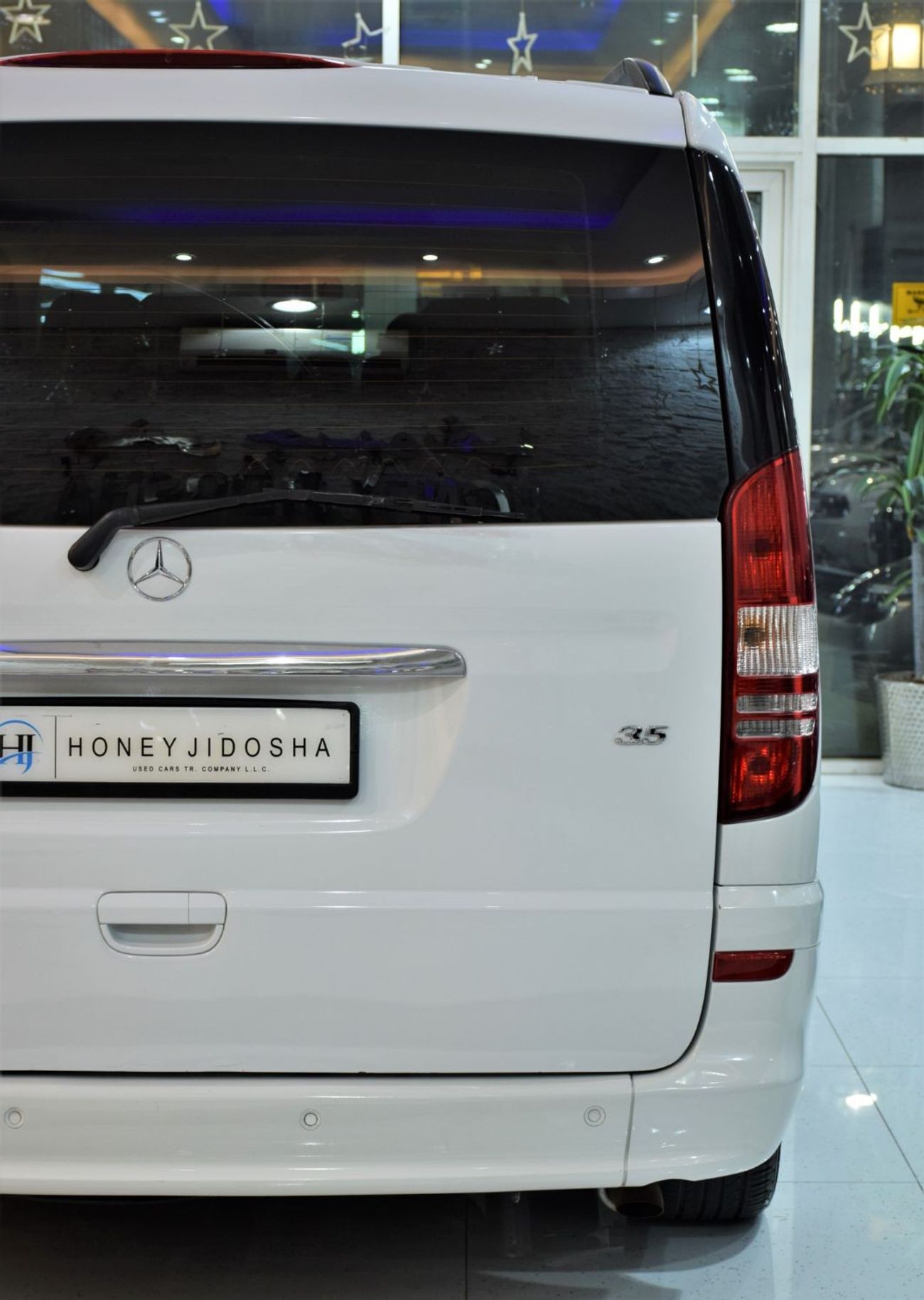 مرسيدس بنز فيانو EXCELLENT DEAL for our Mercedes Benz Viano 3.5L ( 2015 Model! ) in White Color! GCC Specs