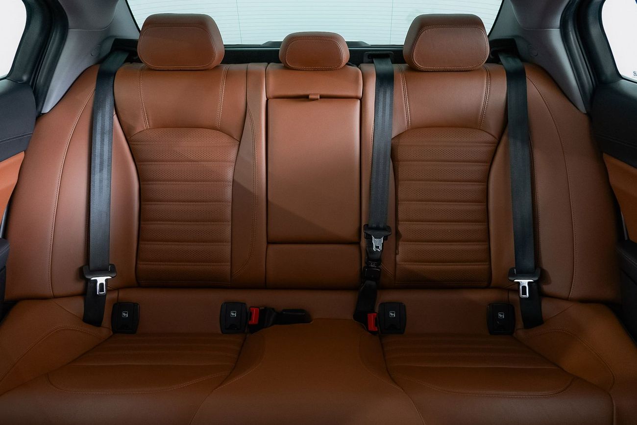 ألفا روميو جوليا Veloce 2.0L AWD