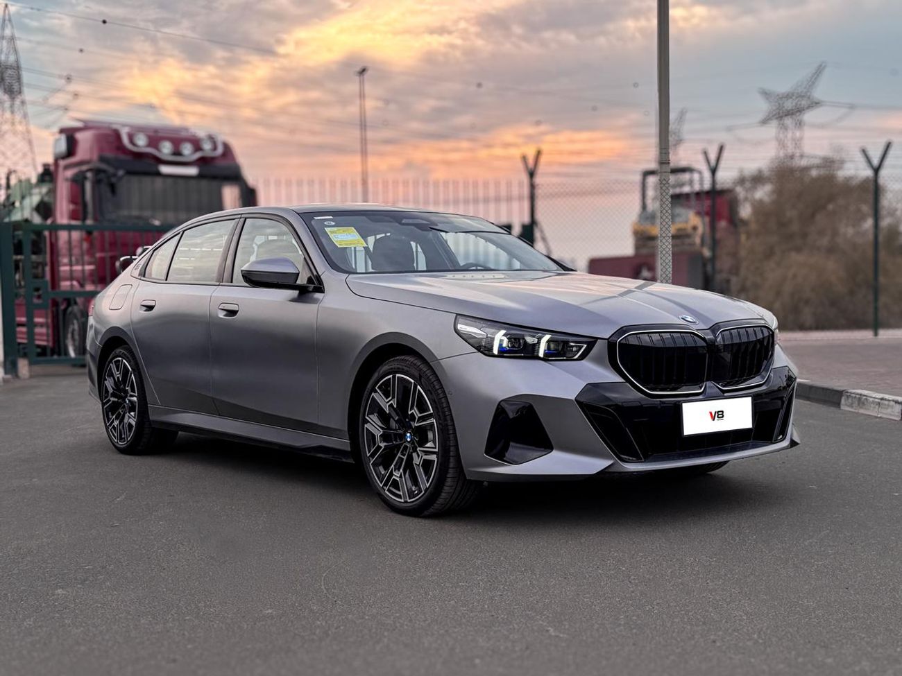 بي أم دبليو 530i BMW 5-Series 530i PREMIUM EDITION M SPORT PACKAGE