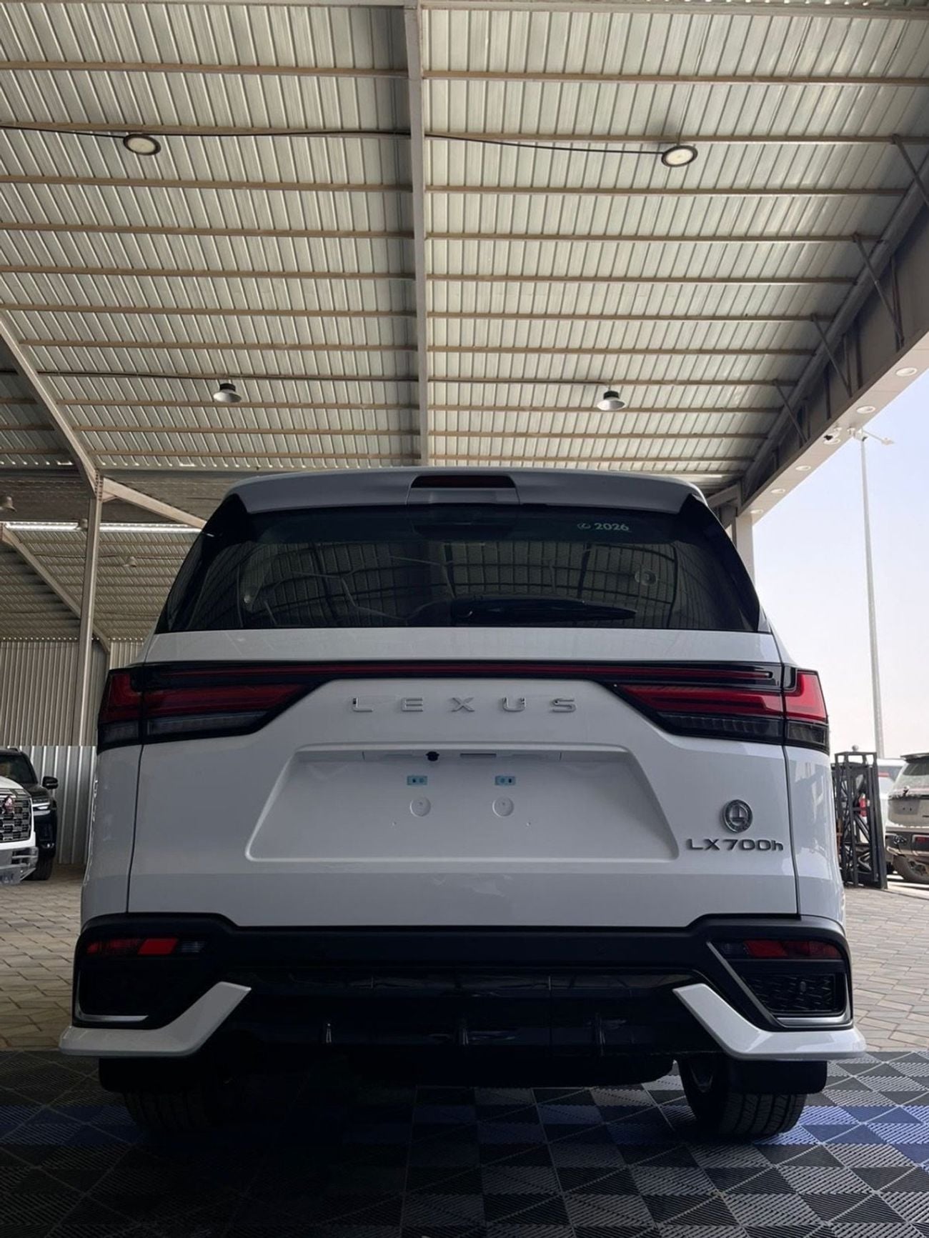 لكزس LX 700h F SPORT