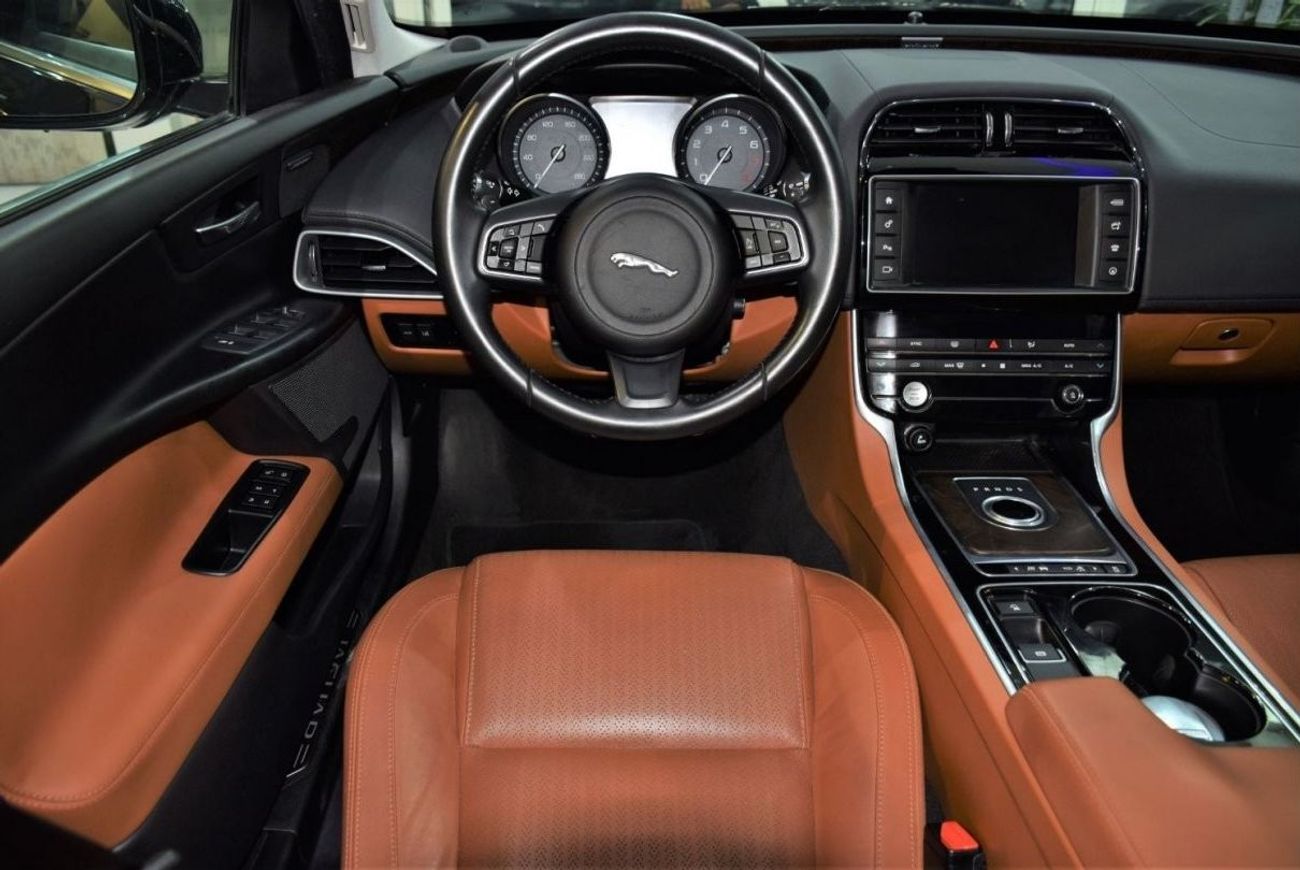 جاكوار XE ORIGINAL PAINT ( صبغ وكاله ) Jaguar XE 25t 2016 Model! GCC Specs