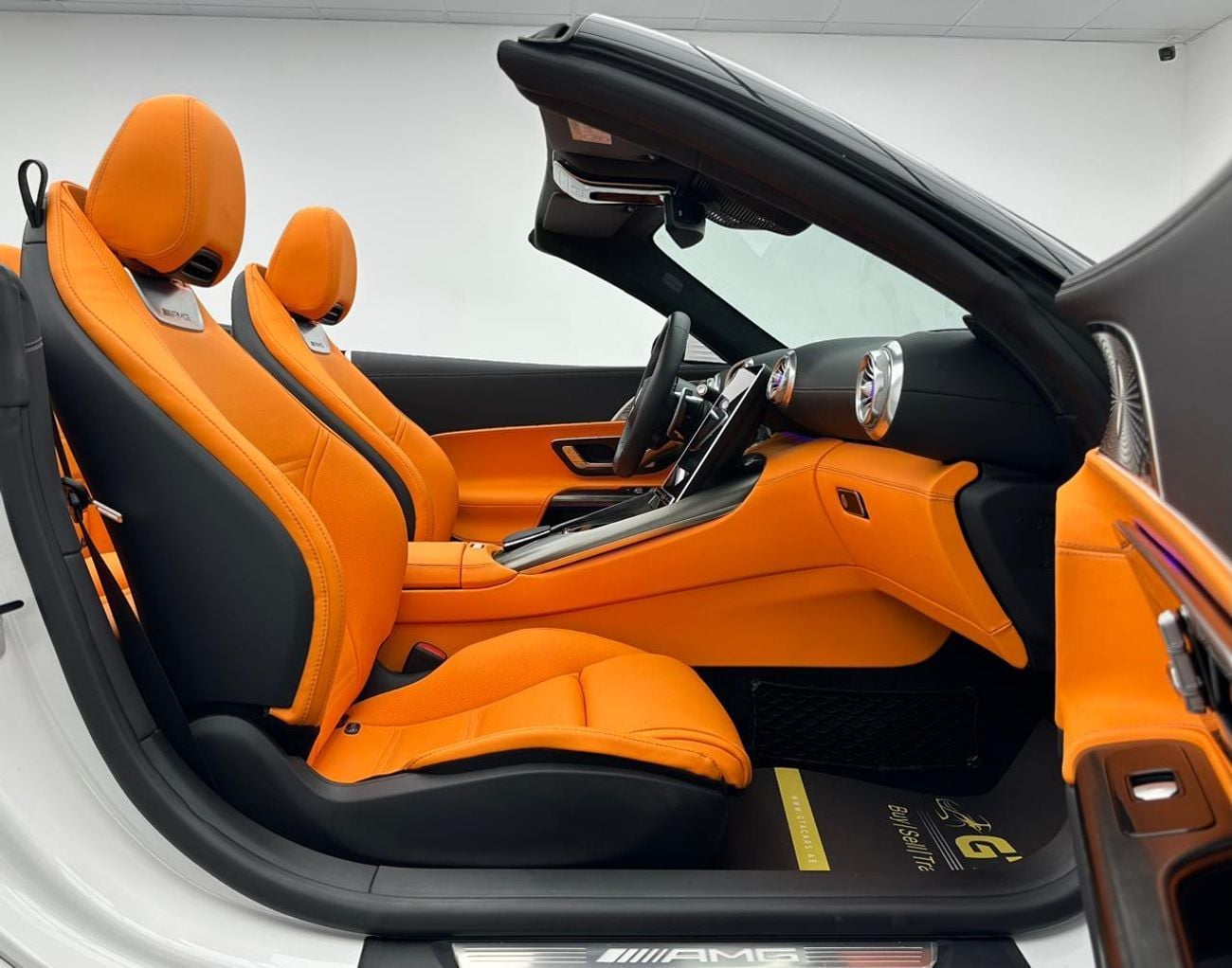 مرسيدس بنز SL 63 AMG 2024 Mercedes-Benz SL63 AMG V8 4MATIC, 2 years Warranty, Excellent Condition