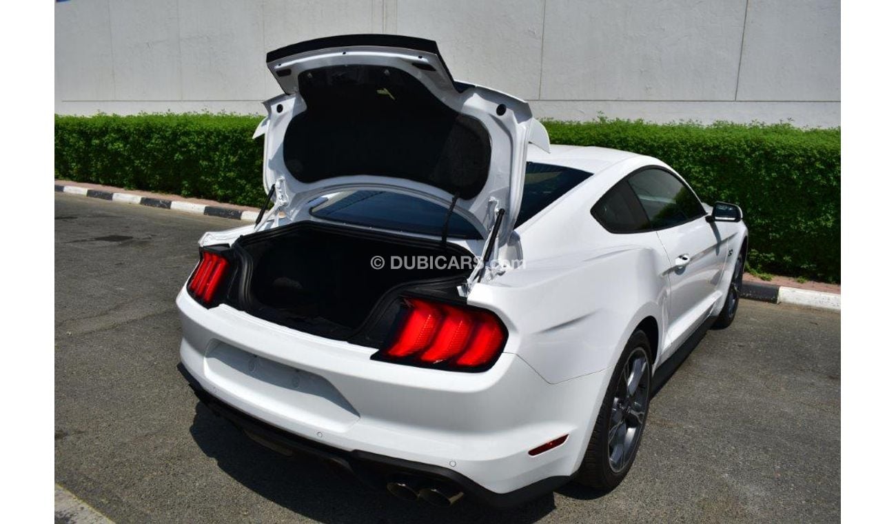 Ford Mustang Fastback GT Premium V8 5.0L Automatic