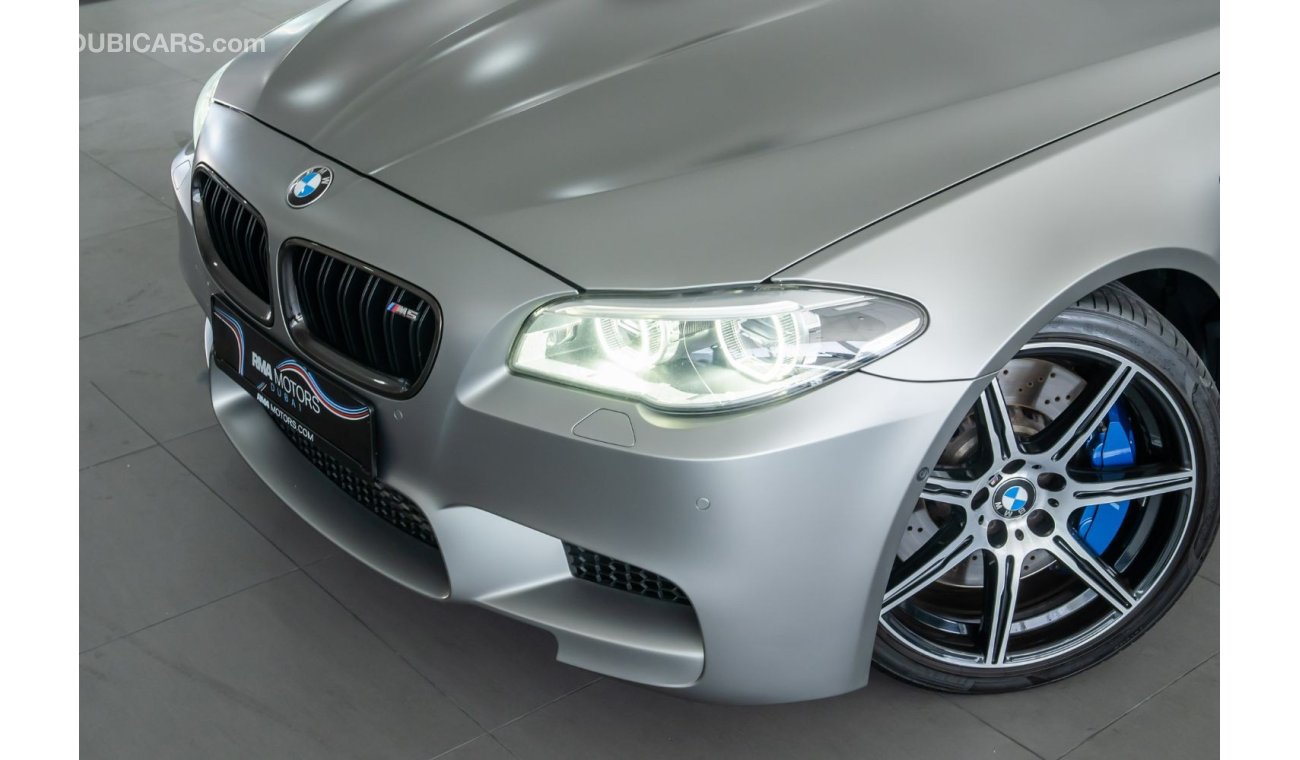 بي أم دبليو M5 30 سنة نسخة 2015 BMW M5 30 Jahre / Limited Edition