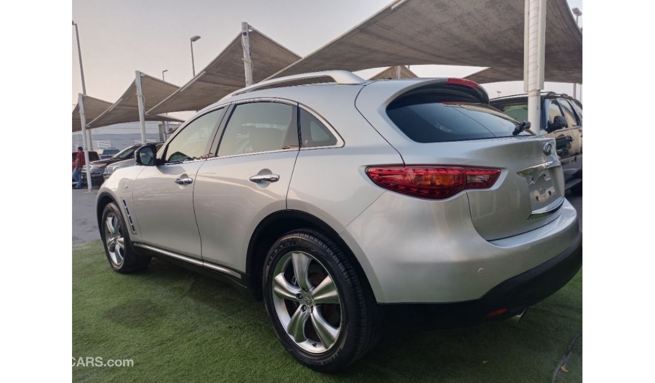 Infiniti FX35