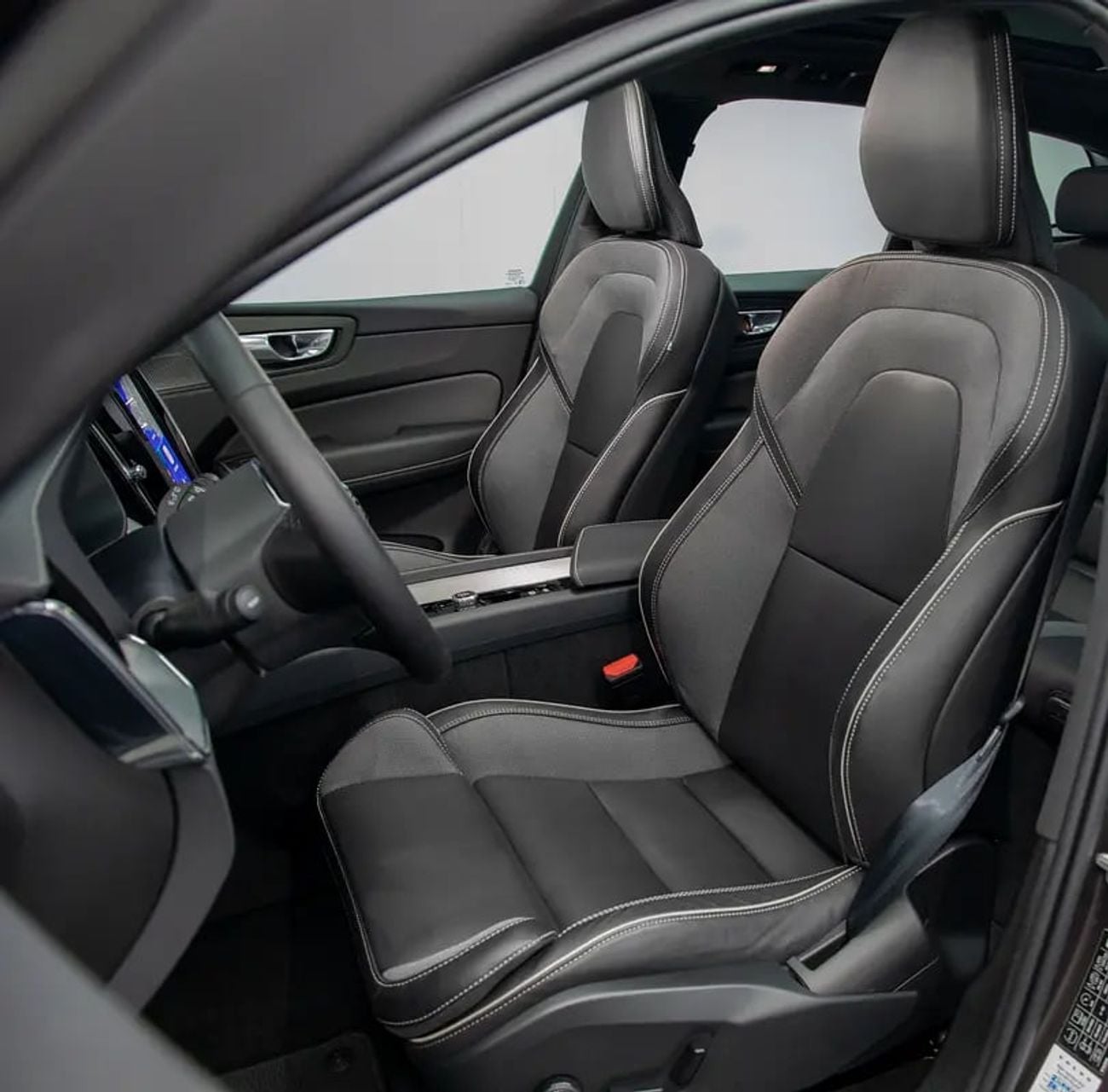 Volvo XC60 ULTIMATE DARK 0% DP Available • Warranty until • FDSH • Low Mileage • GCC