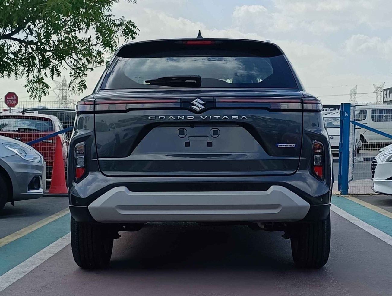 Suzuki Grand Vitara GLX / HYBRID  / 1.5L V4 /  "9" DISPLAY / 360* CAMERA / AUTO A/C (CODE # GVHB4X2F)