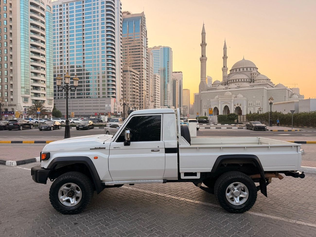 تويوتا لاند كروزر بيك آب GXL V8 Turbo Diesel Right Hand Drive