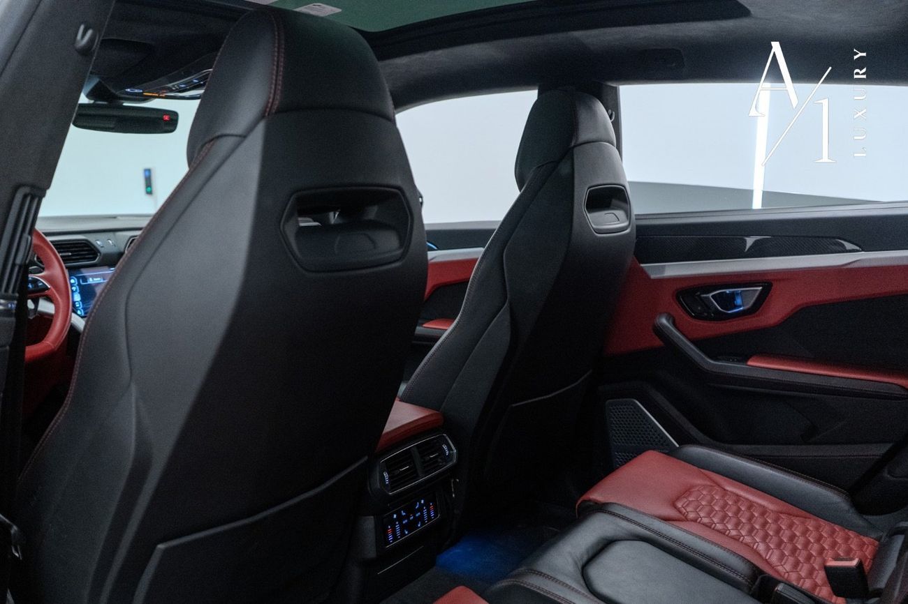 Lamborghini Urus 2020 Lamborghini Urus, Service History, Excellent Condition, Canadian Spec