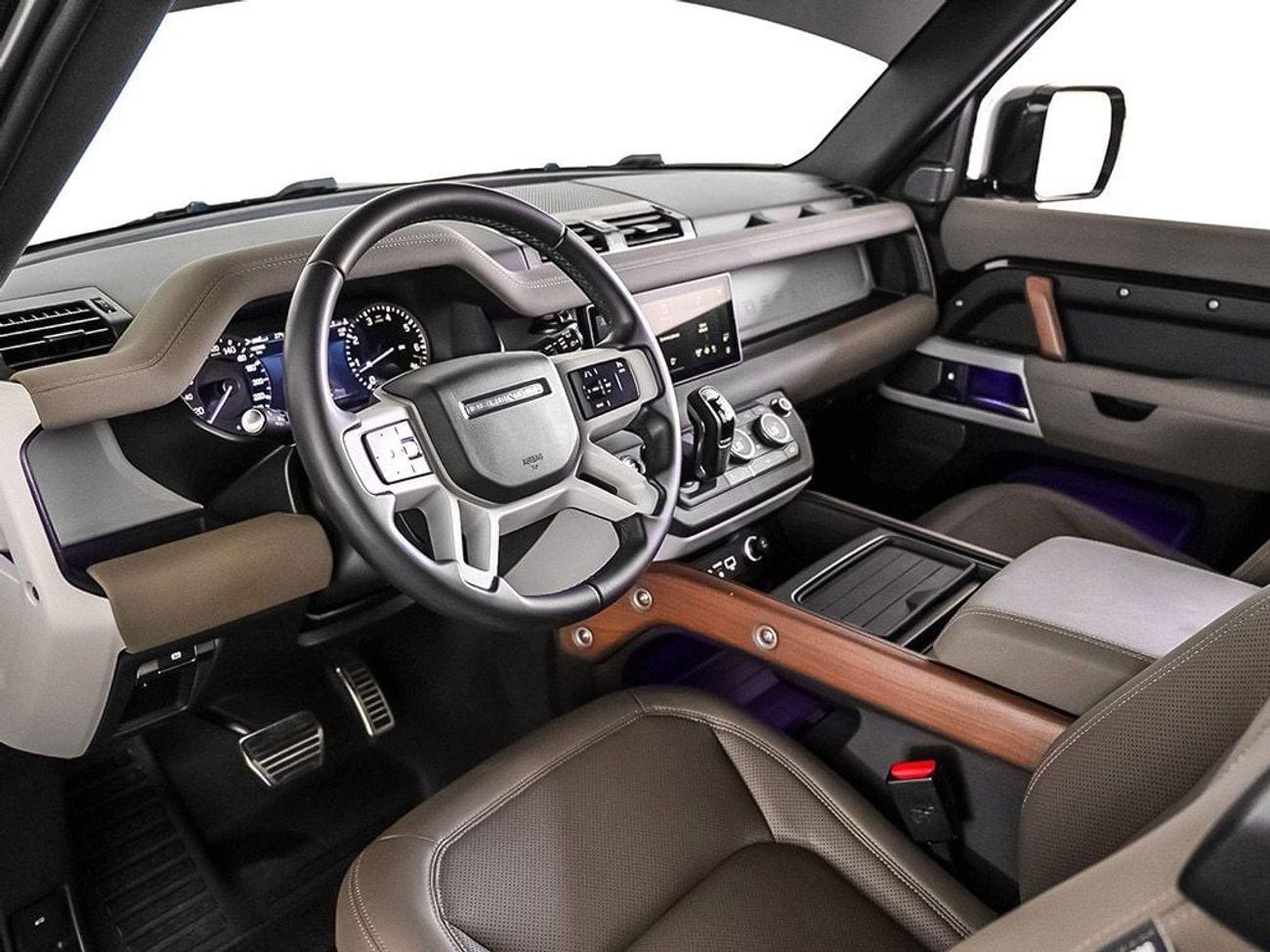 لاند روفر ديفندر P300 90 X-Dynamic SE 2.0L (5 Seater)