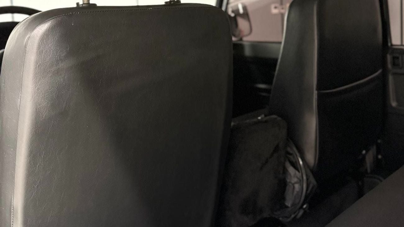 Land Rover Defender Final Edition Pick Up | Manual Transmission | Full Service History