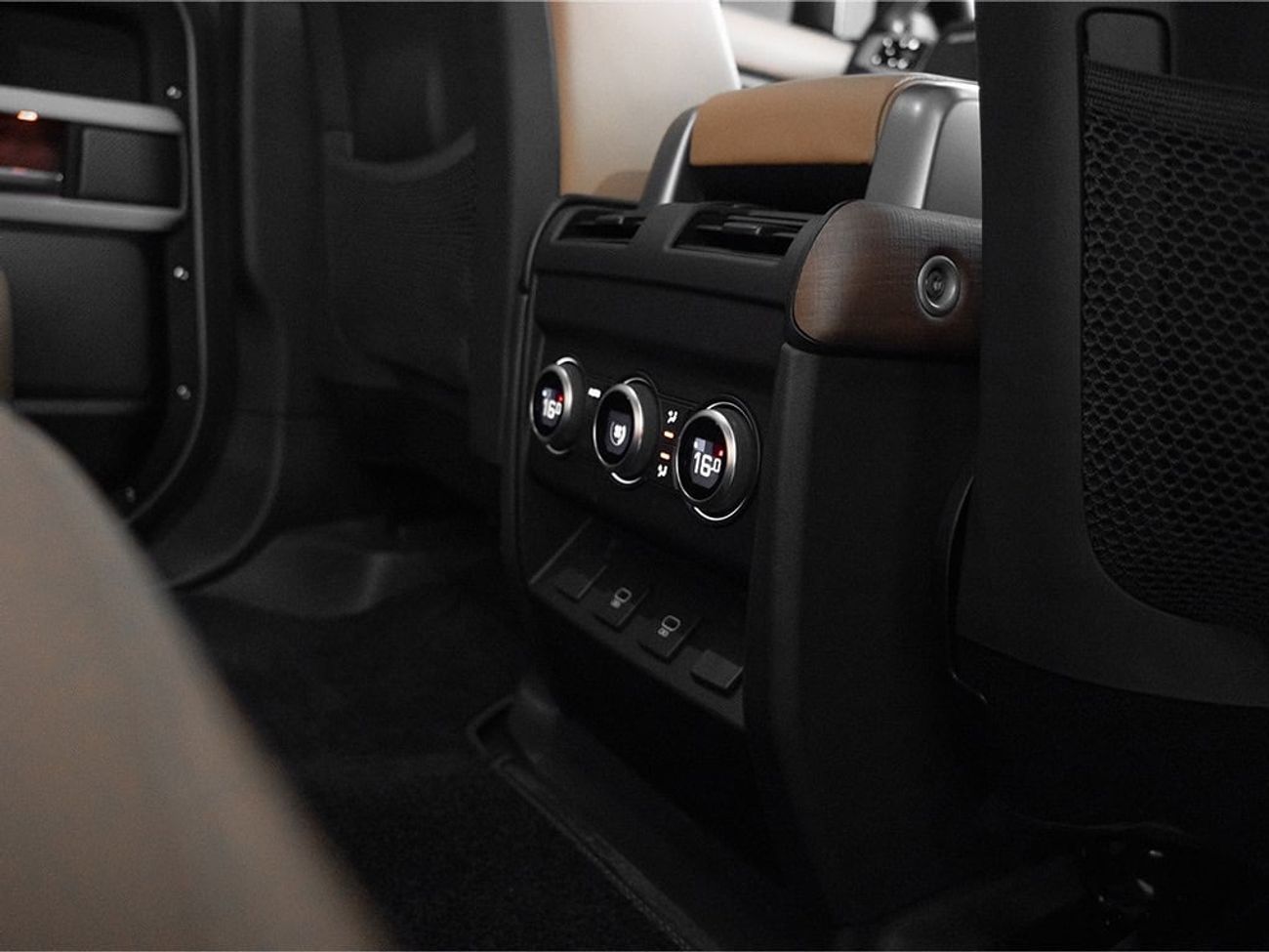 لاند روفر ديفندر 2024 Land Rover Defender 110 P400 HSE / Land Rover Warranty & Service Contract